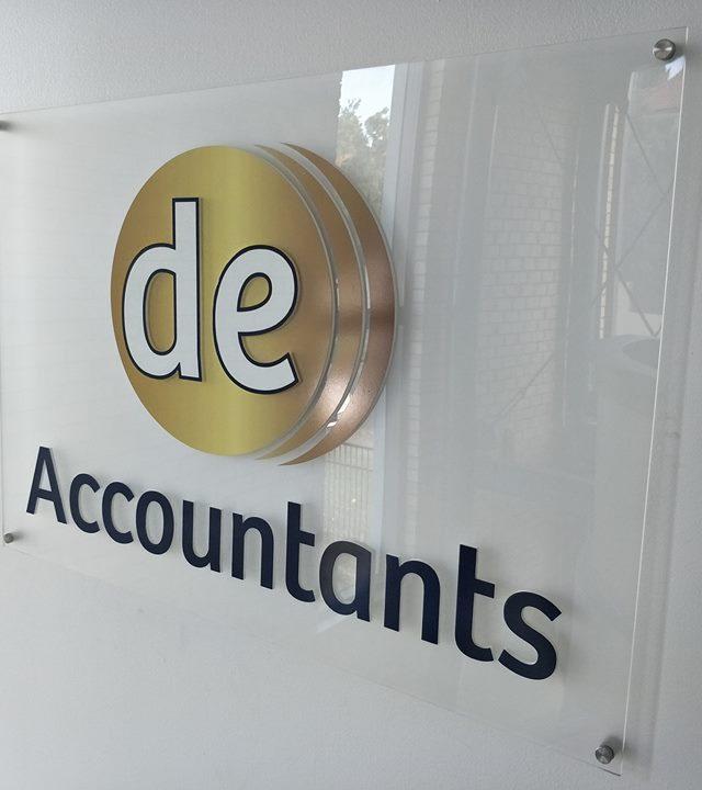 DE ACCOUNTANTS