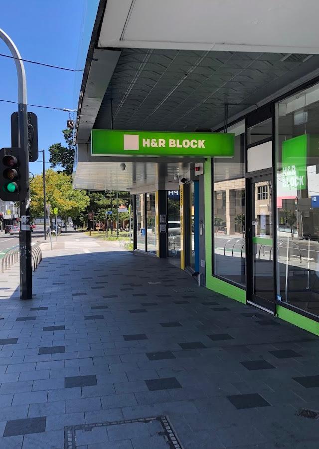 H&R Block Tax Accountants - Oakleigh